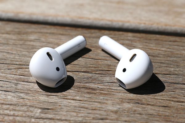 AirPods (2nd Generation) Wireless Ear Buds