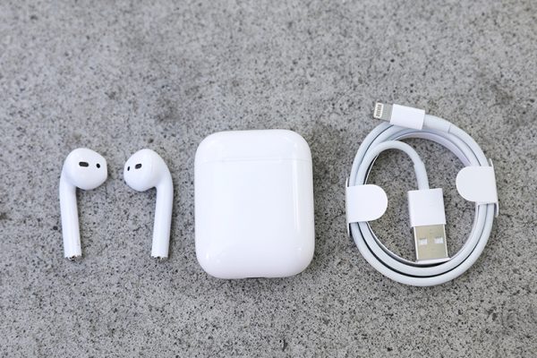 AirPods (2nd Generation) Wireless Ear Buds